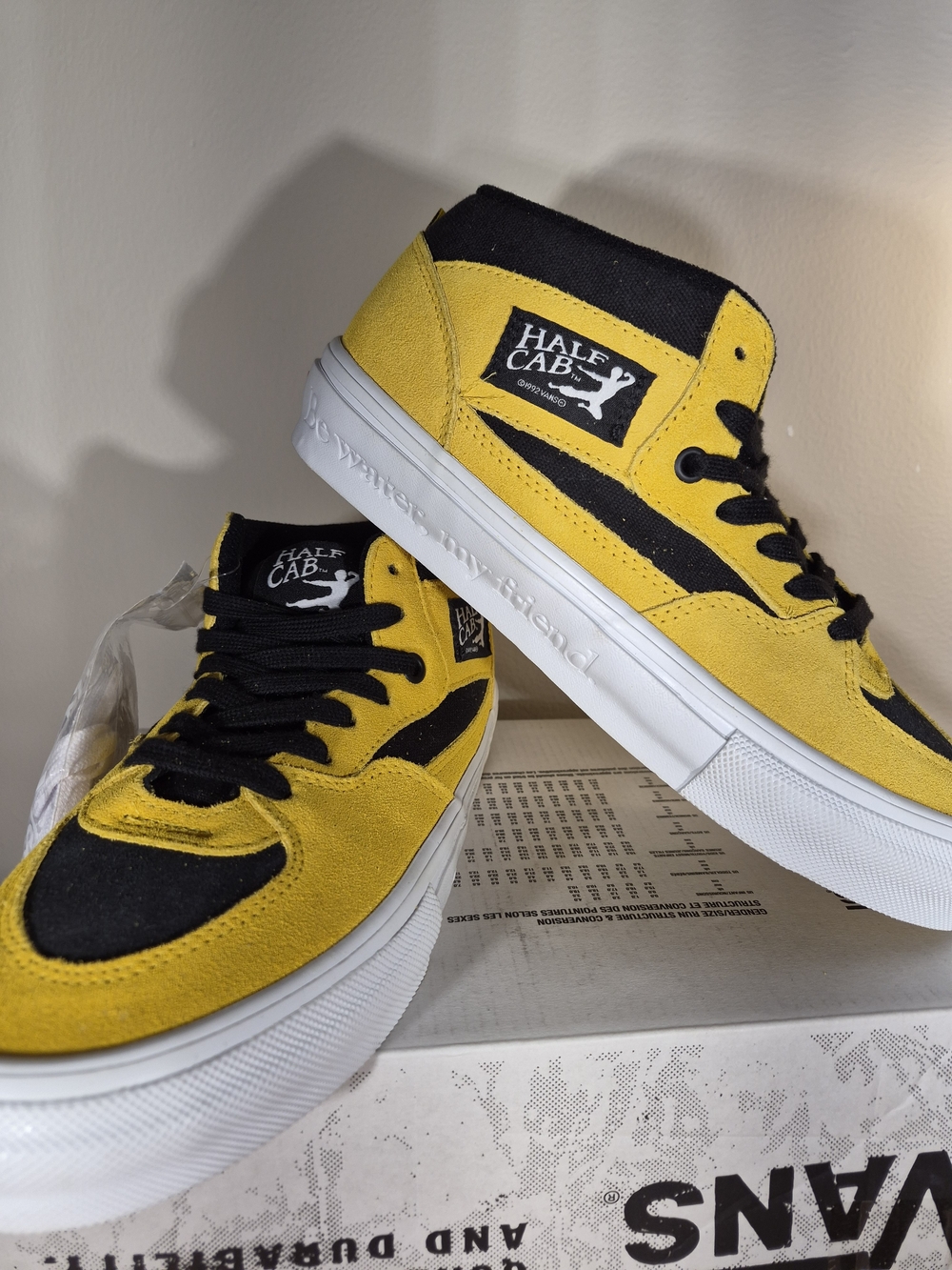 NWT Vans Half Cab Mid-Top Skate Shoes Bruce Lee Yellow/Black (7.5)Men